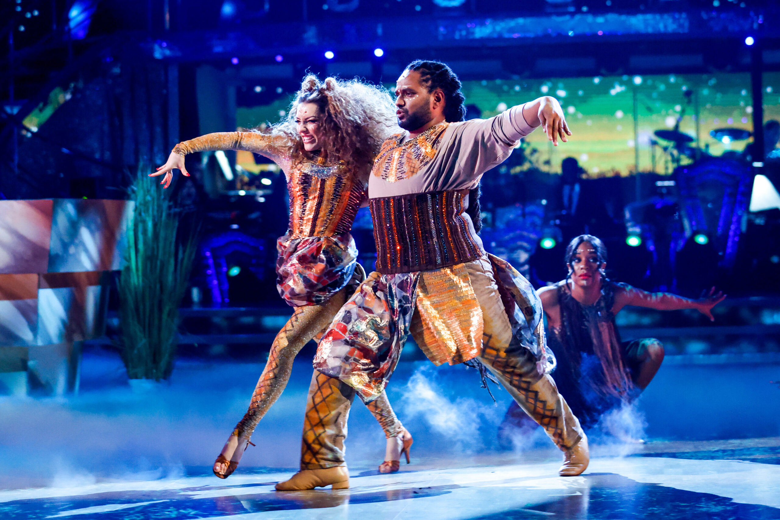 Jowita and Hamza dance a Lion King themed Samba on Strictly