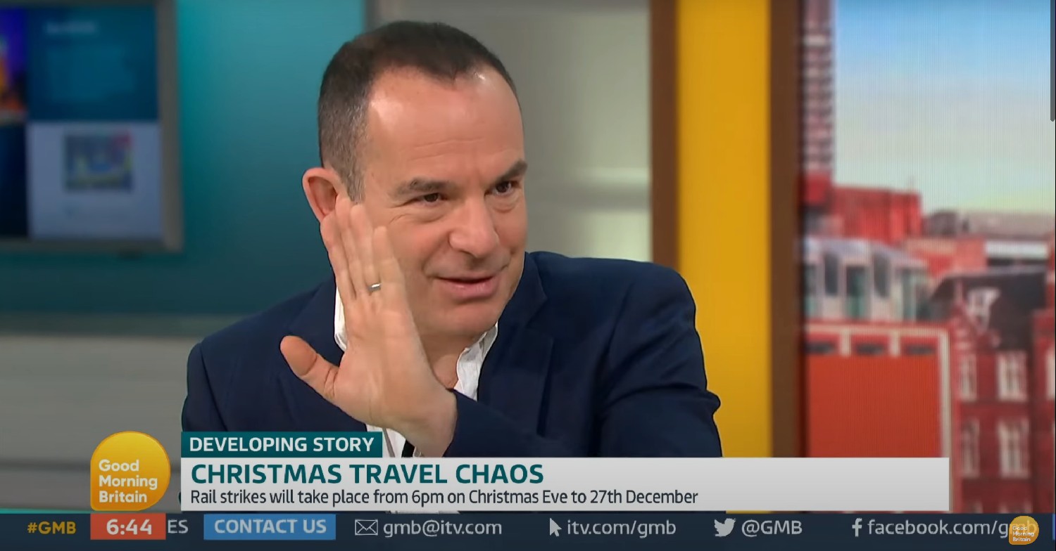 Martin Lewis holding his hand up on GMB today 