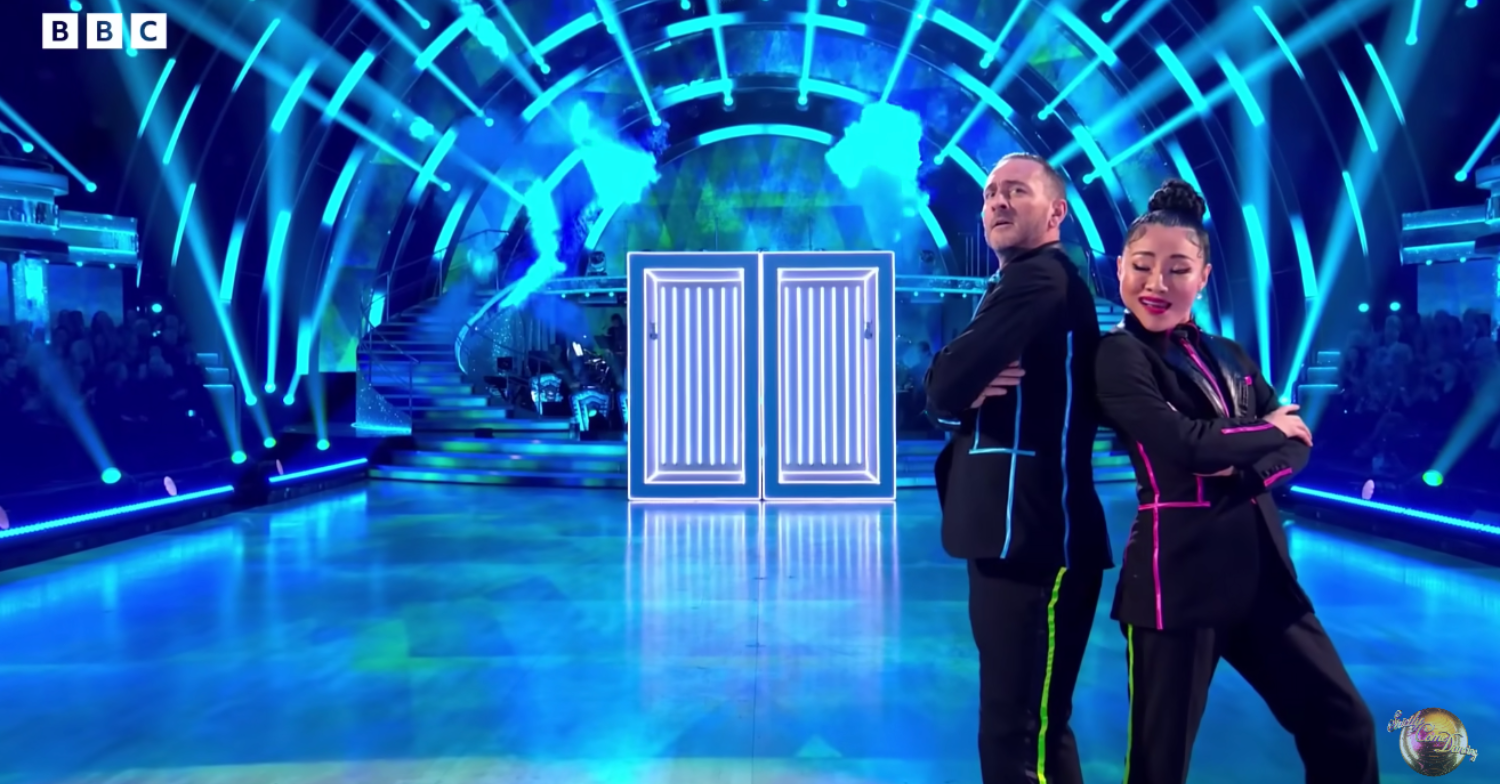 Will Mellor and Nancy Xu stand back to back on Strictly