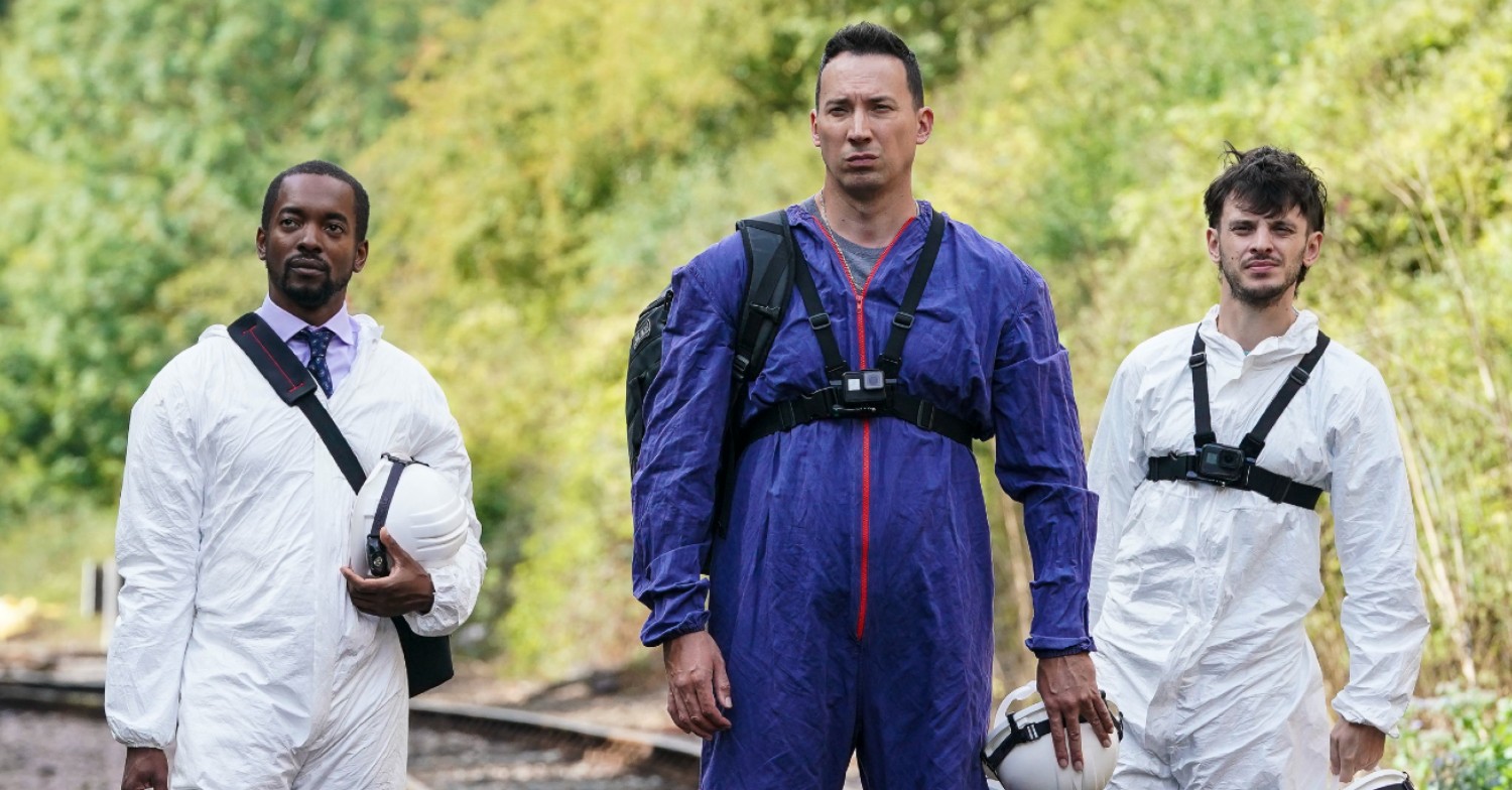 Aki Omoshaybi in character with David Daves and Alastair Michael in Silent Witness 26