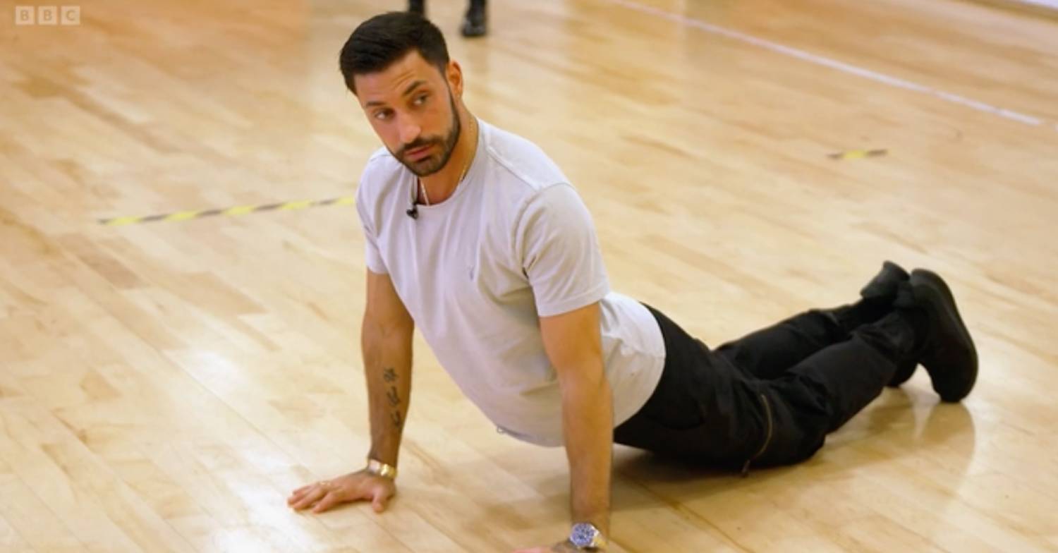 Strictly star Giovanni Pernice does a push up