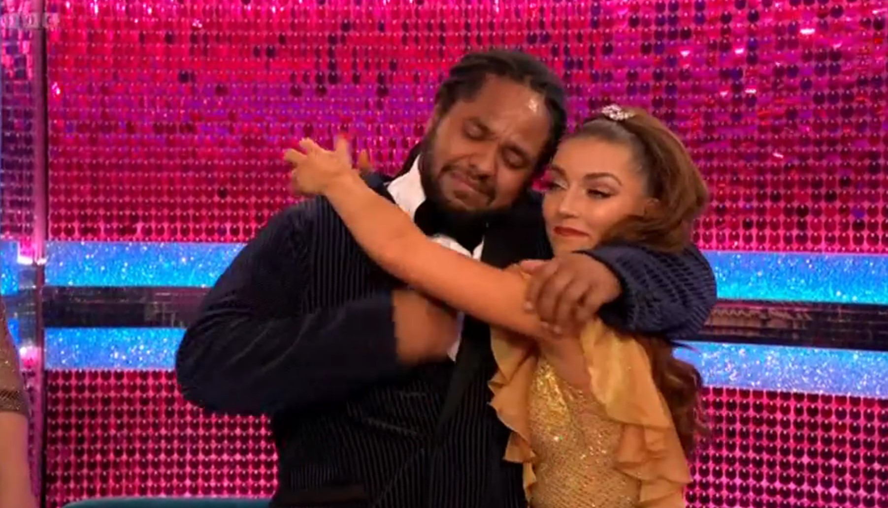 Jowita comforts Hamza on Strictly 