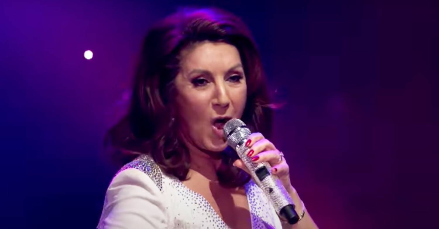 Jane McDonald sings during her Christmas 2021 show