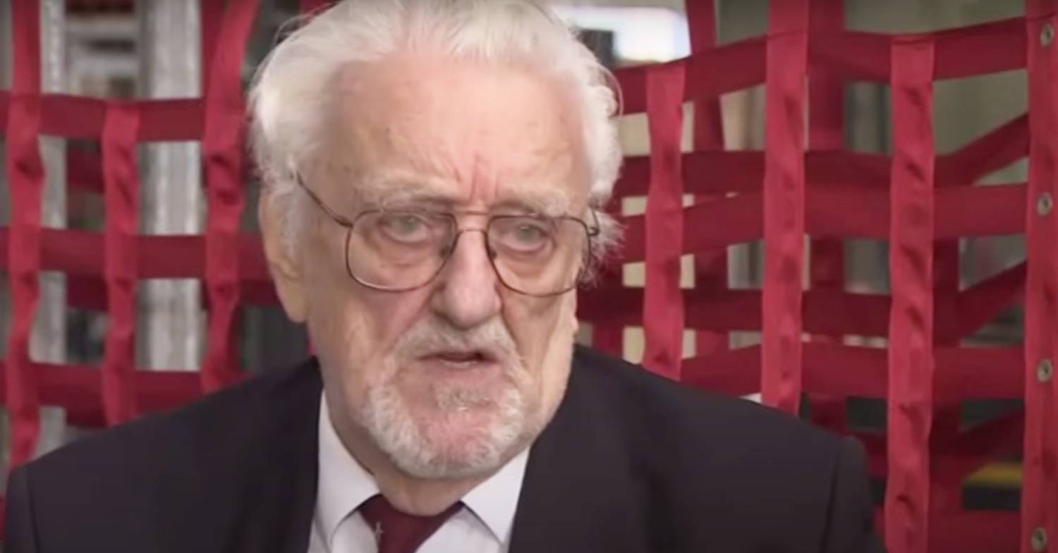 Bernard Cribbins died in 2022