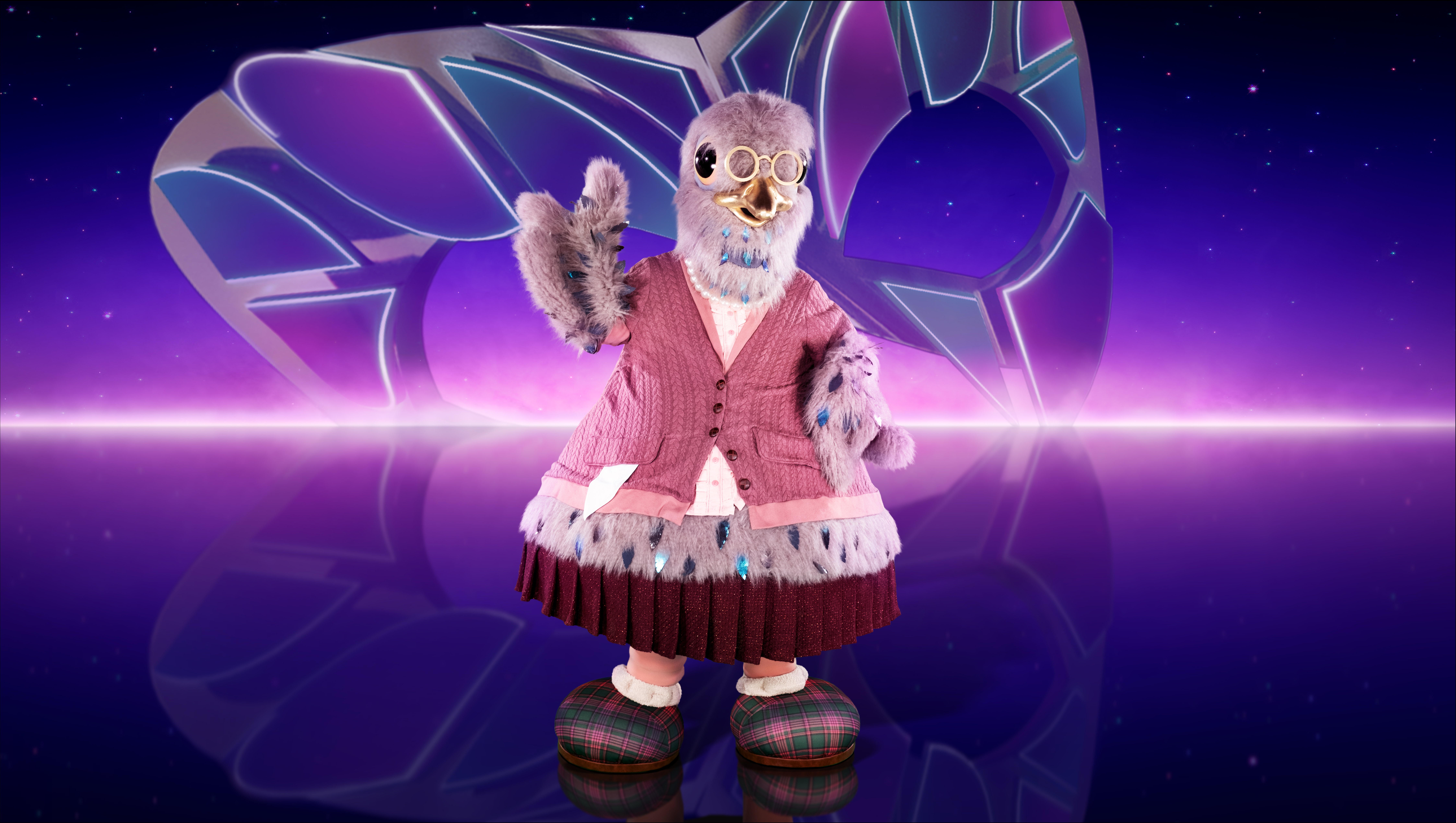 Pigeon waves on The Masked Singer 2023