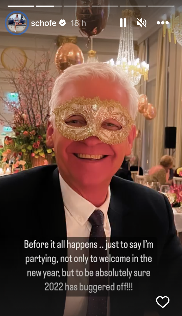 Phillip Schofield wearing a mask
