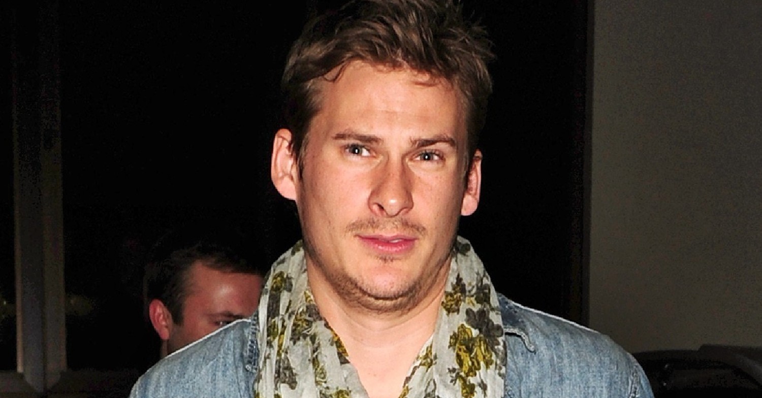 Lee Ryan leaving an event looking upset