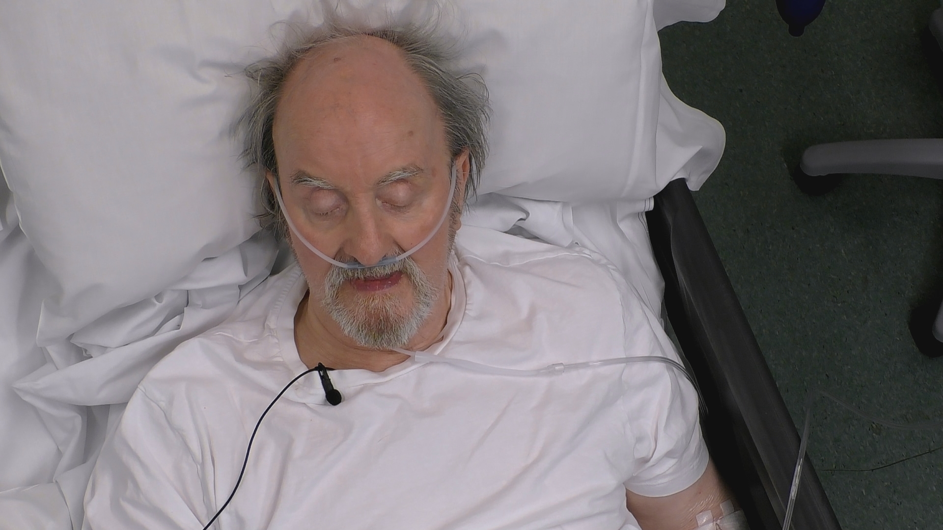 Mick sleeps in bed in 24 hours in A&E