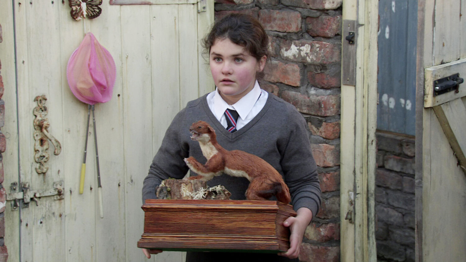 Hope holding the stuffed weasel in Coronation Street spoilers