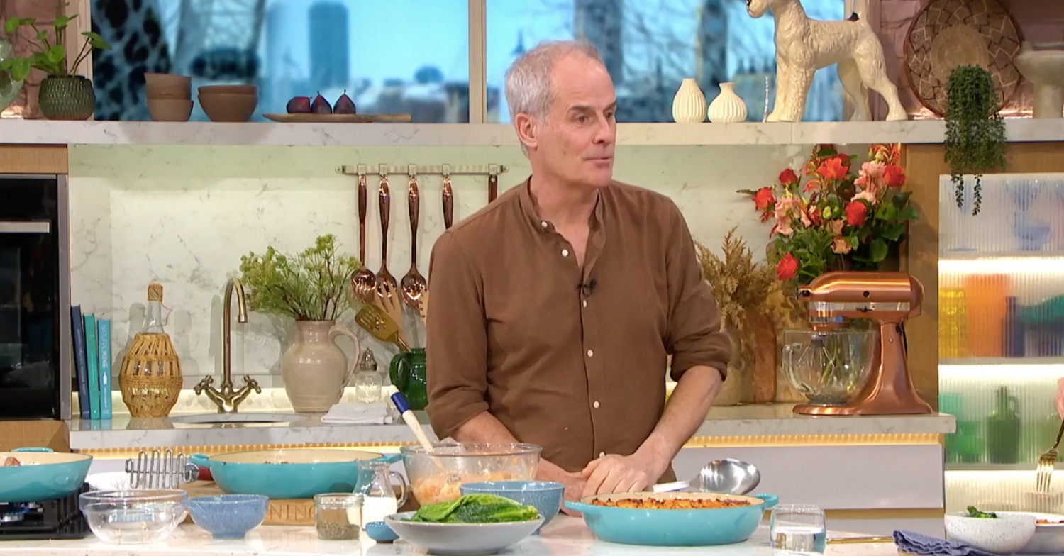 Phil Vickery cooking shepherd's pie on This Morning
