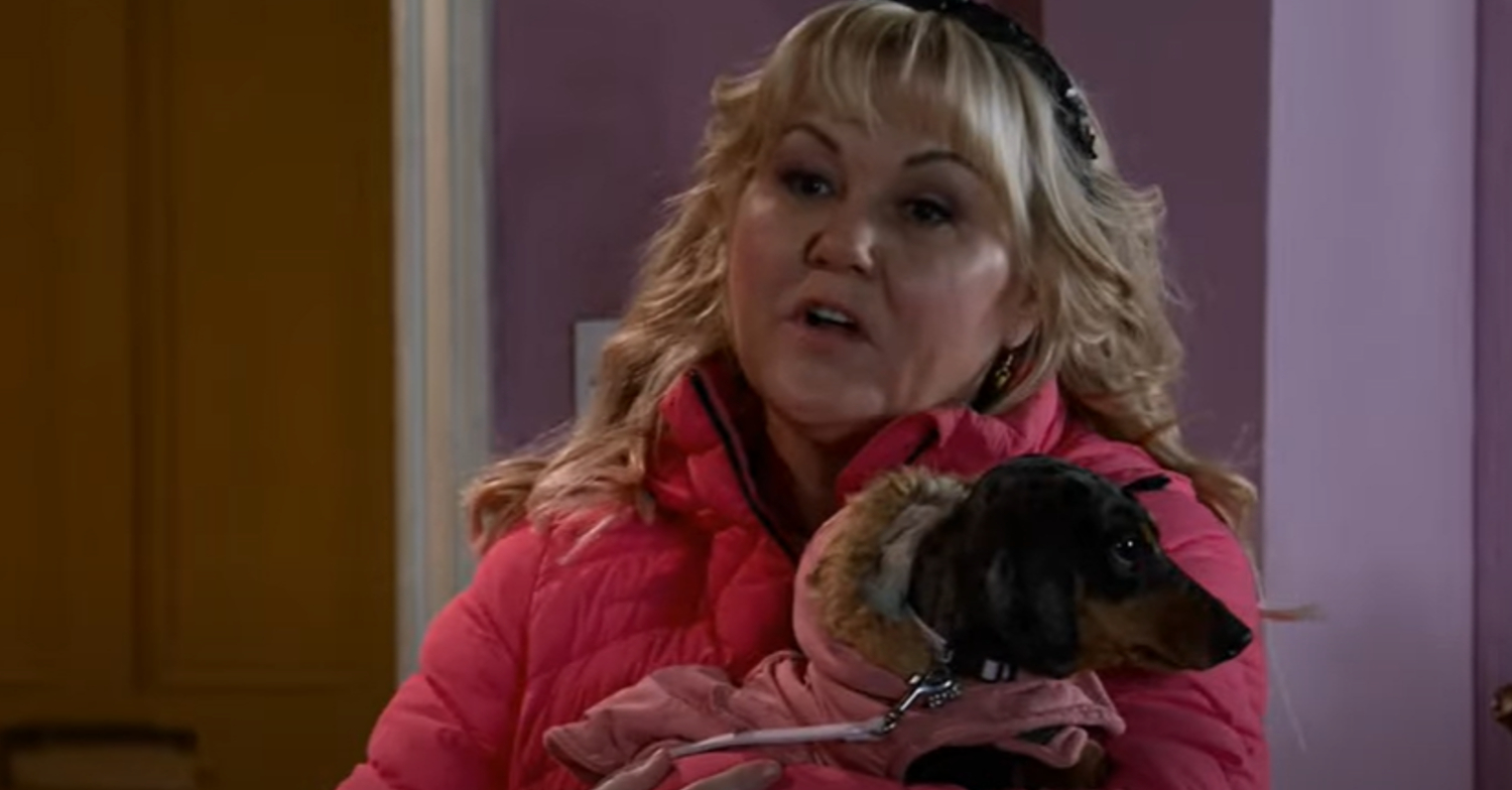 Coronation Street's Beth is holding Peanut the dog
