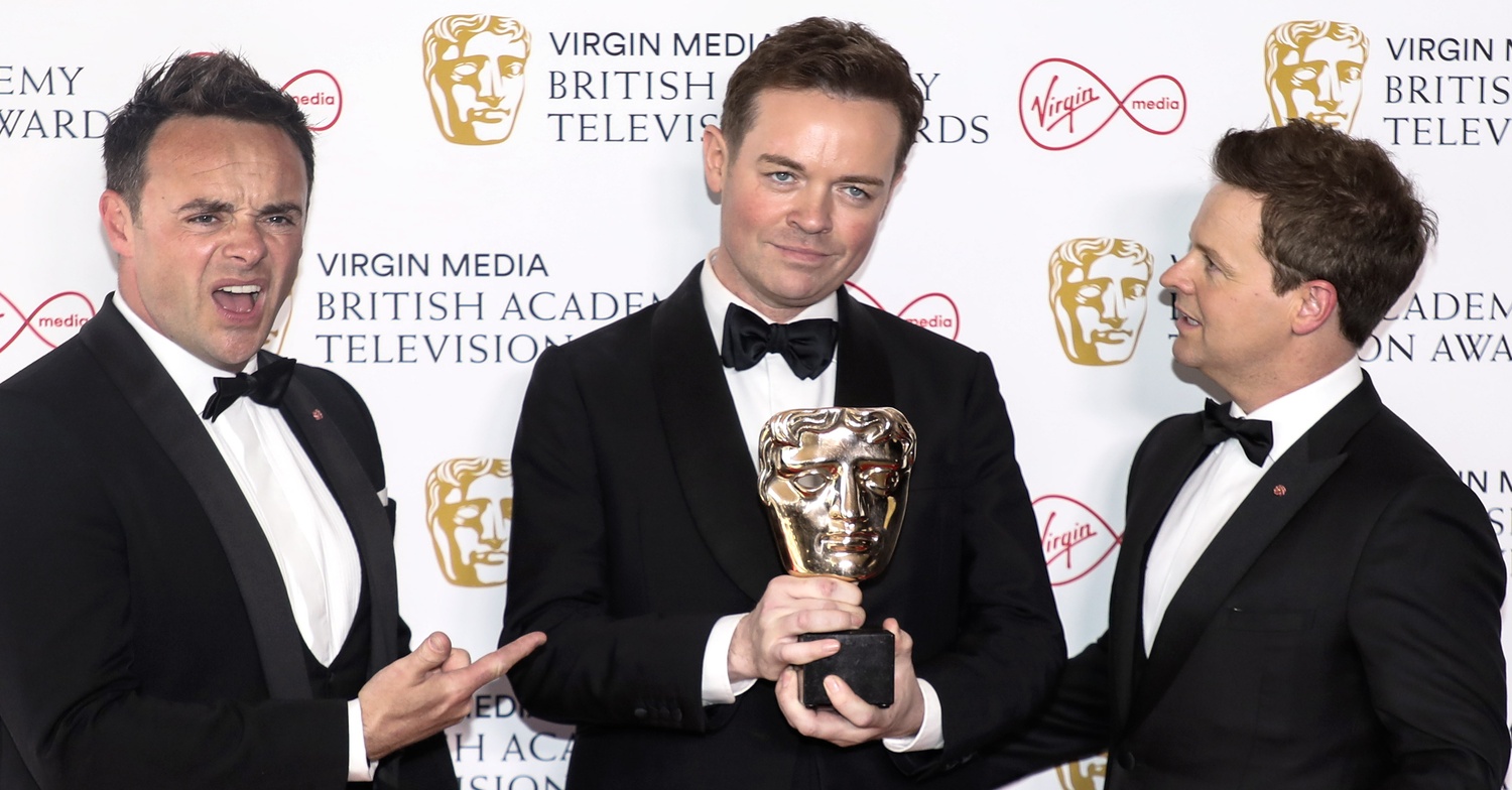 Stephen Mulhern with Ant and Dec at an awards show