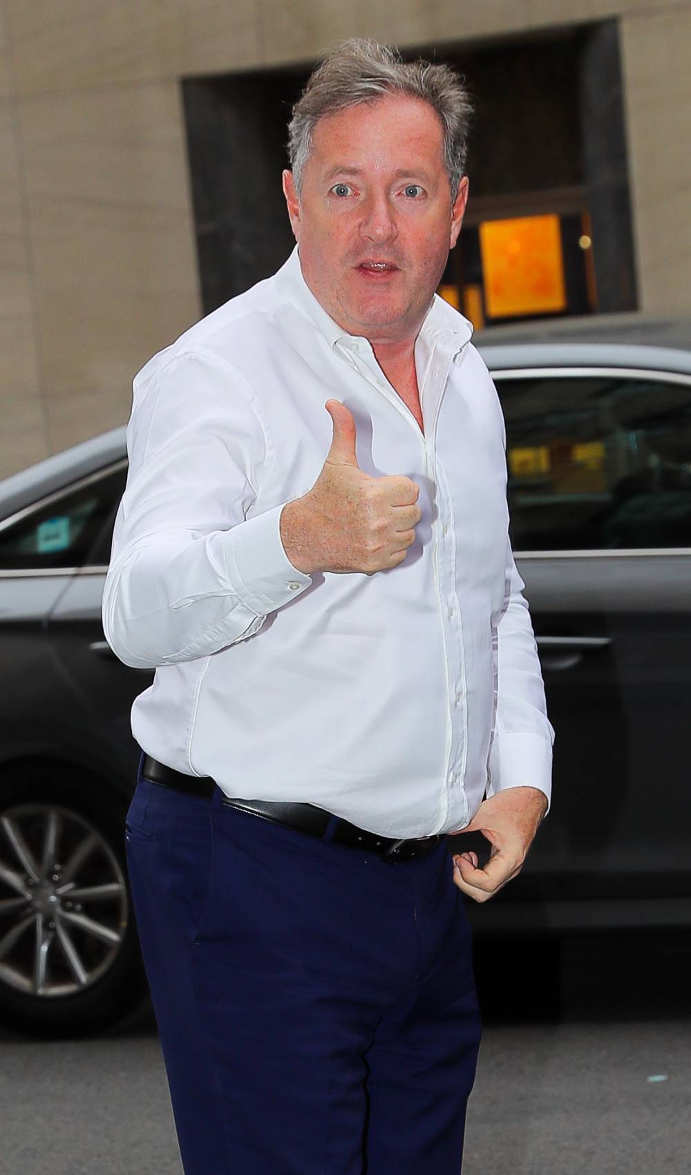 Piers Morgan gives a thumbs up