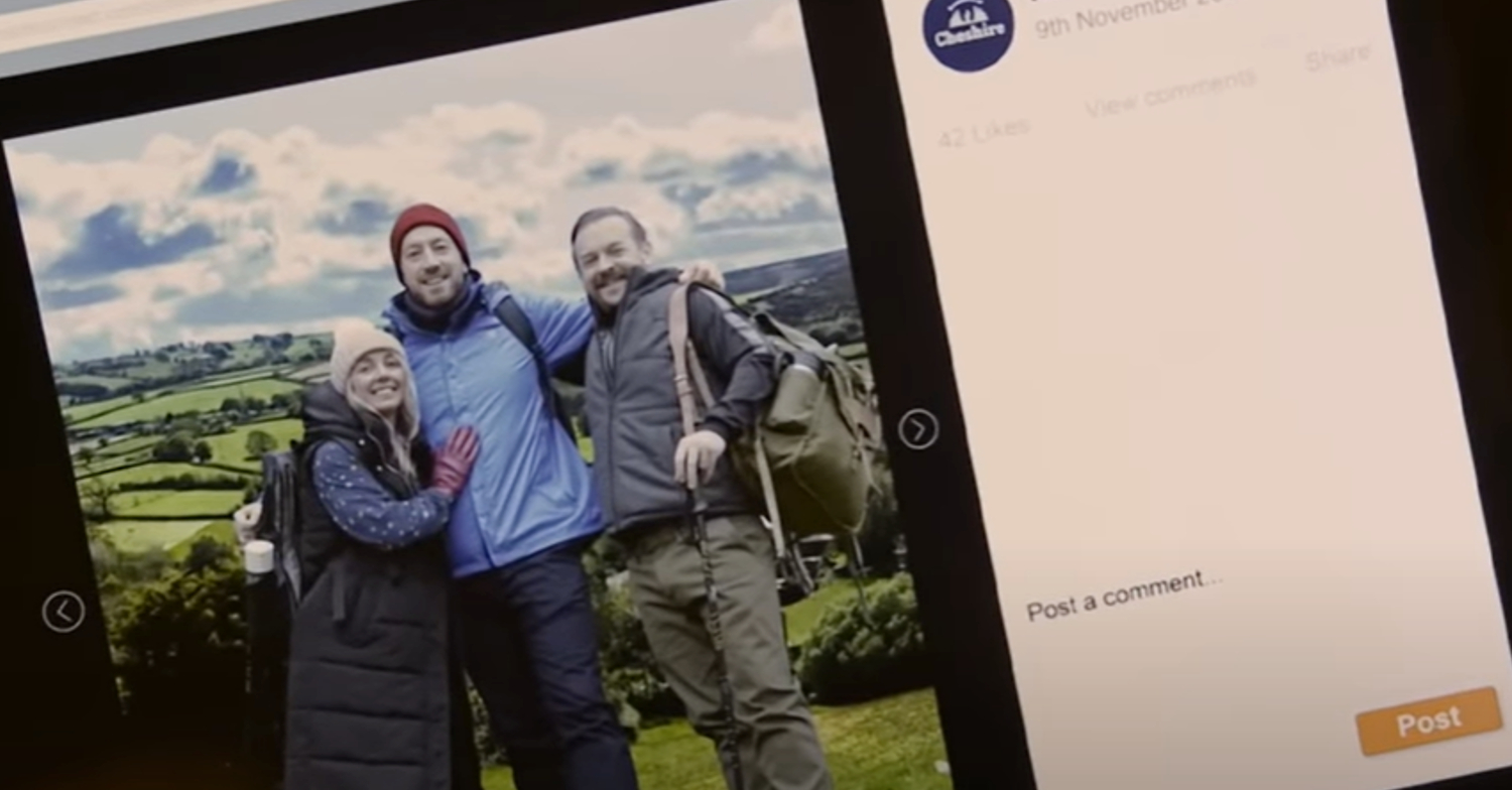 Coronation Street's Laurence, his wife and Mitch are smiling in a photo on the laptop