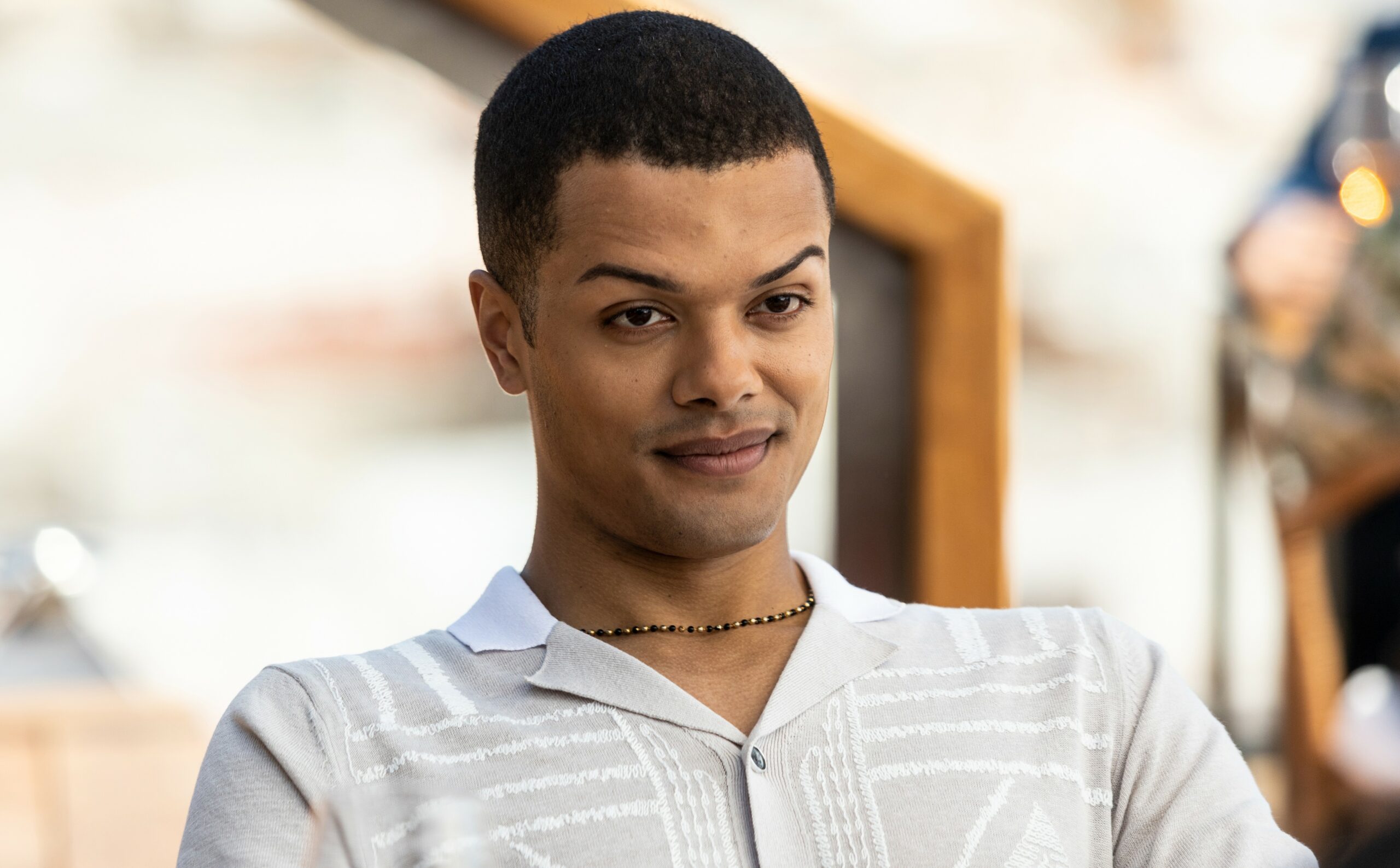 Carl smiles at Laura in The Diplomat