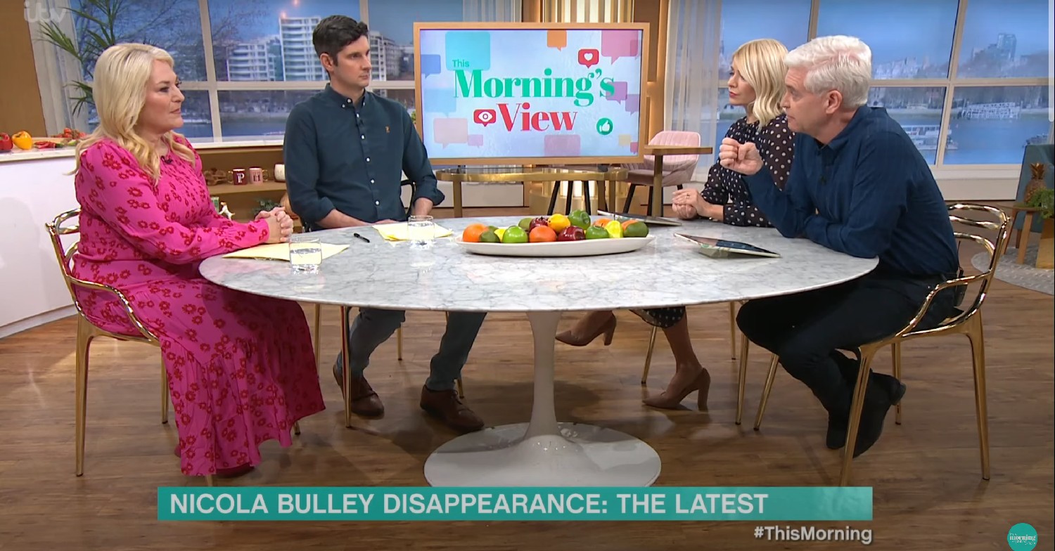 Vanessa Feltz, Tom Swarbrick, Holly Willoughby, Phillip Schofield sat around a table on This Morning 