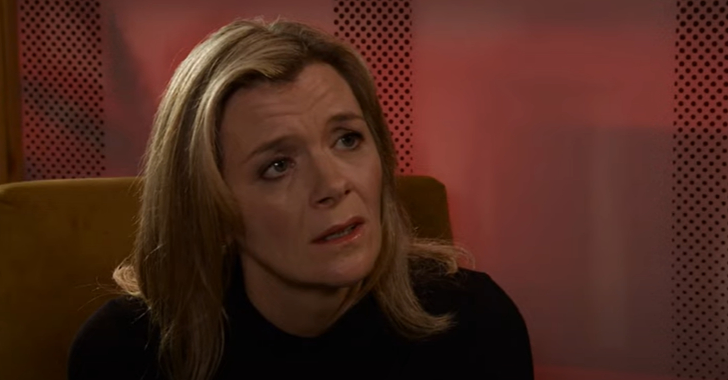 Coronation Street's Leanne is looking upset