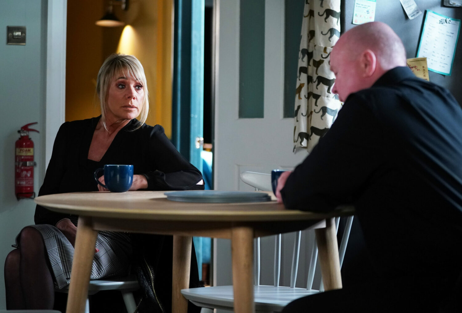 Sharon talks to Phil on EastEnders