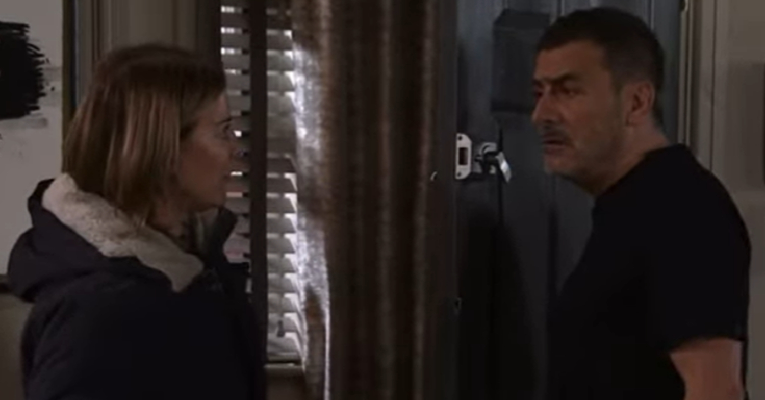 Coronation Street's Abi and Peter are talking in the flat