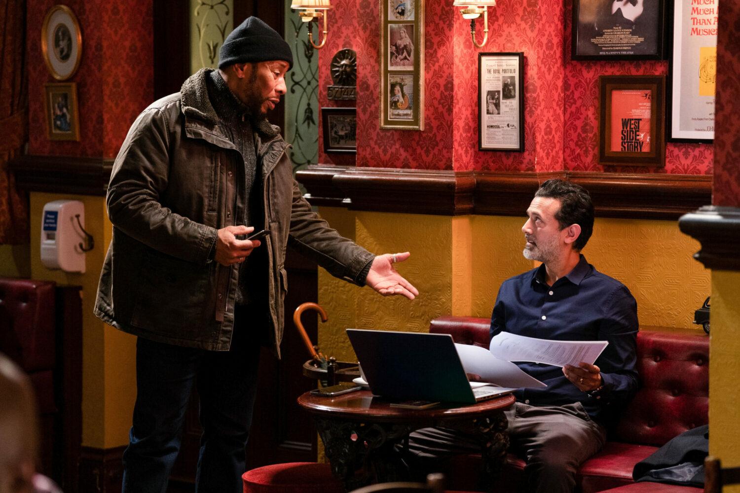 Mitch speaks to Nish in the Vic