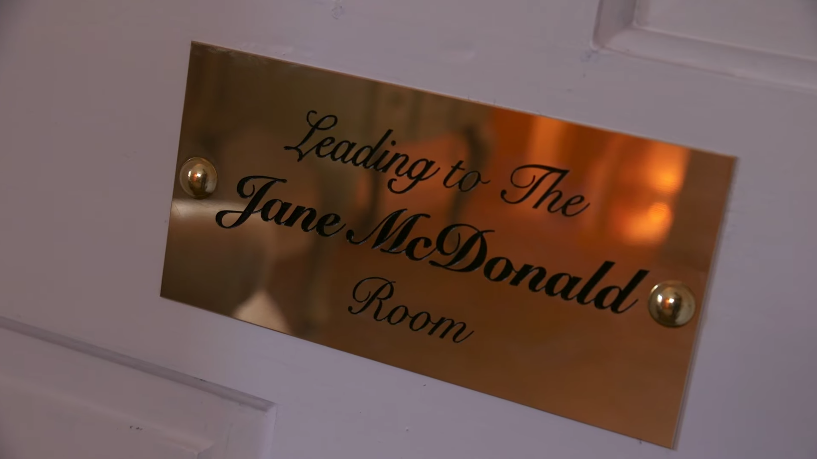 Jane McDonald plaque in Emmerdale