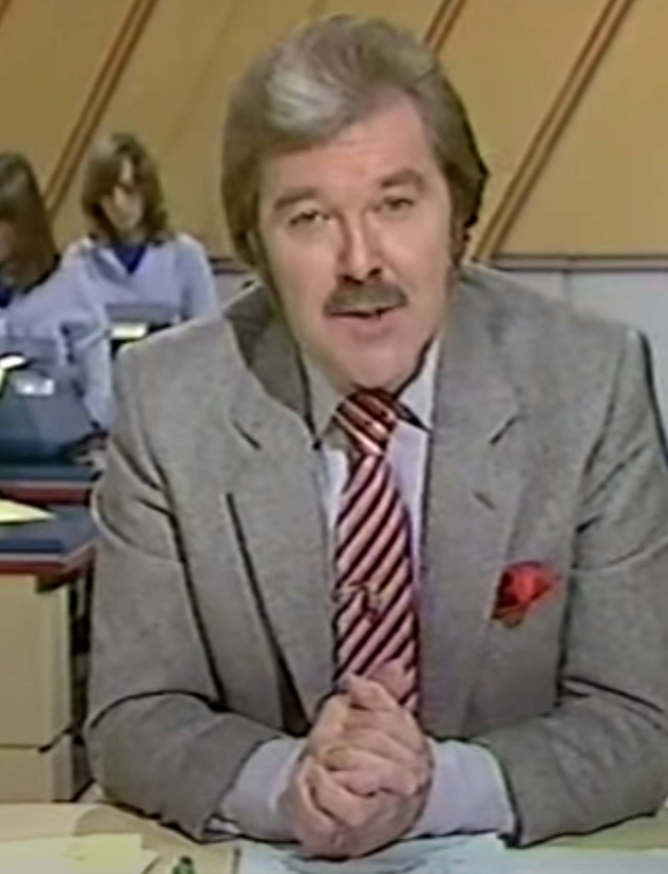 Dickie Davies speaks to viewers