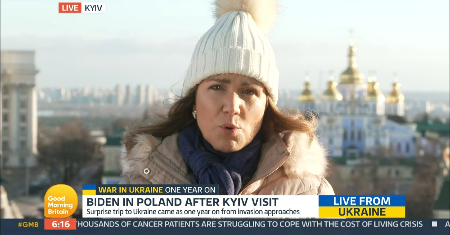 Susanna Reid wearing a bobble hat reporting in Ukraine on GMB