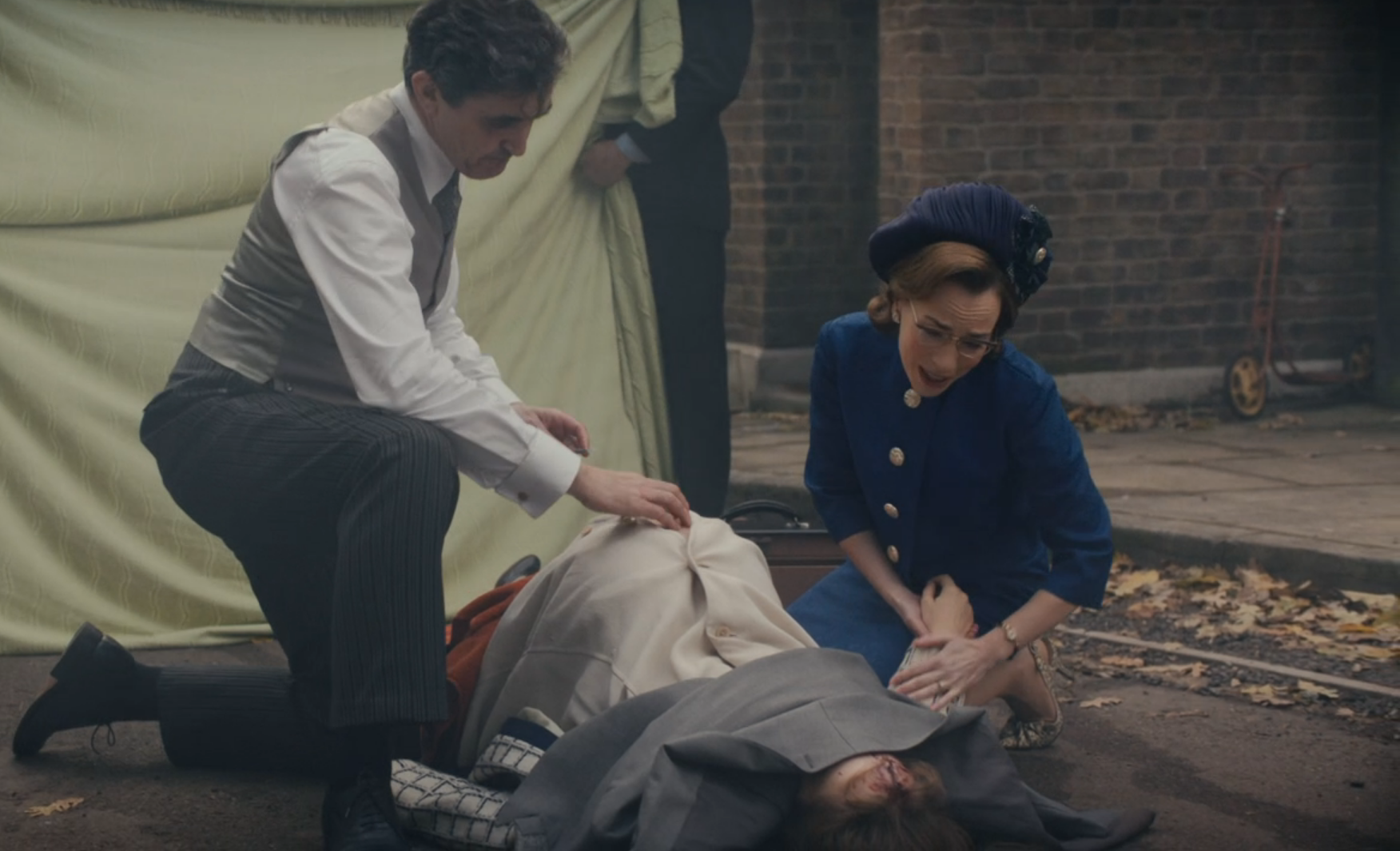 Dr Turner and Shelagh perform a c-section on Lizzie