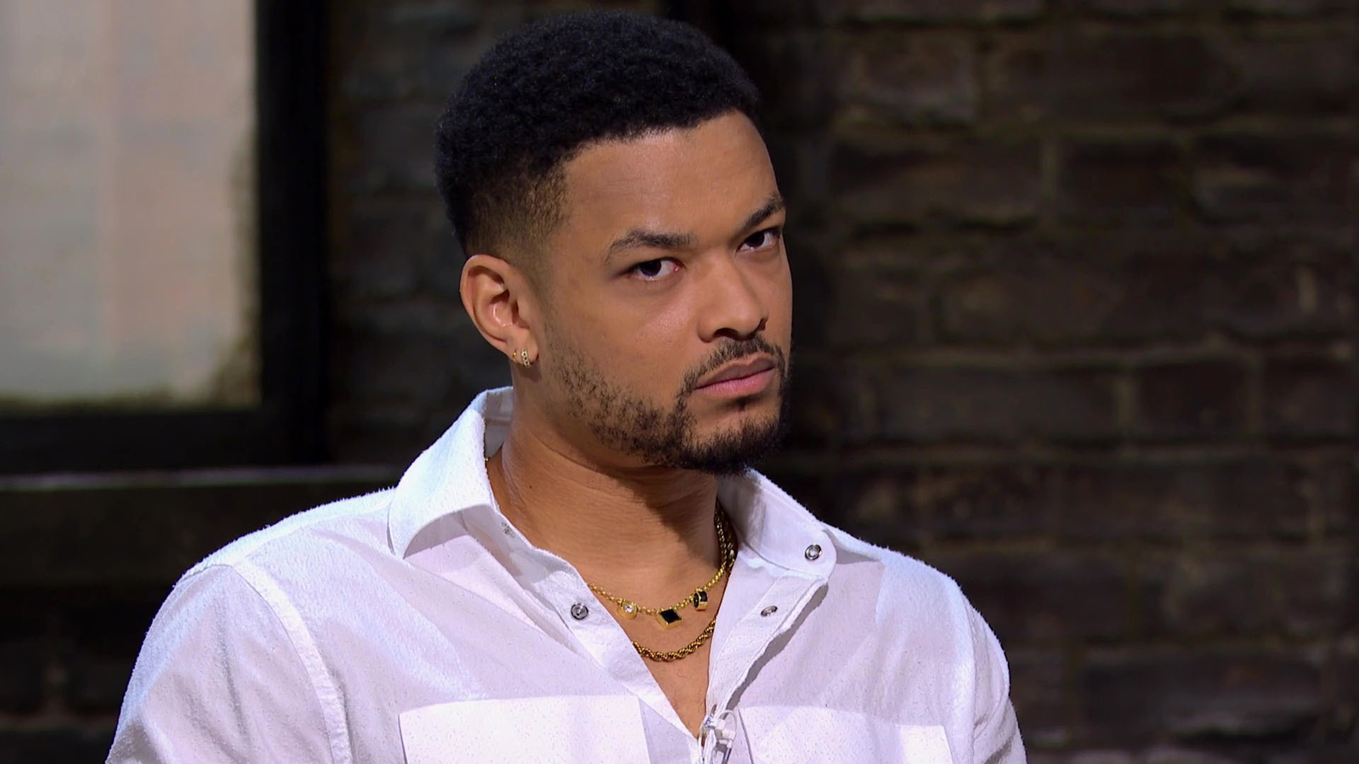 Steven Bartlett looking dubious on Dragons' Den
