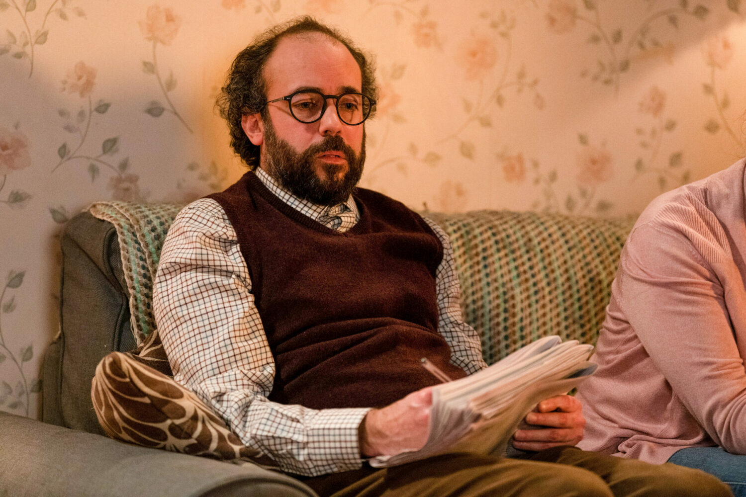 EastEnders: Reiss looks panicked as he does his crossword