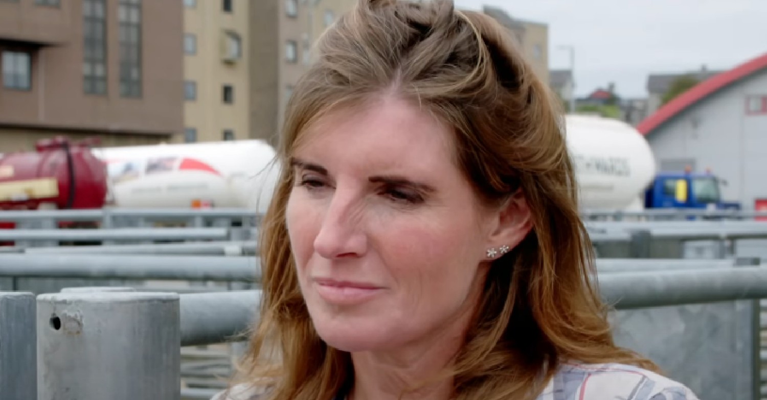 Amanda Owen looking focused on Farming Lives