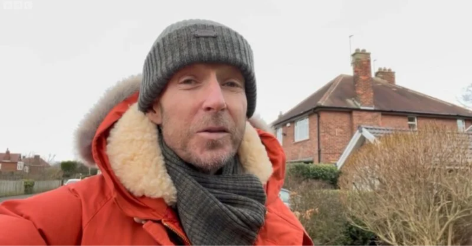 Jonnie Iwin walking and filming himself