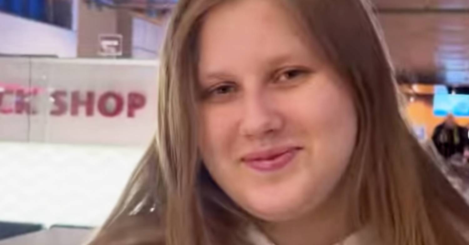 Julia Wandelt smiles on Instagram