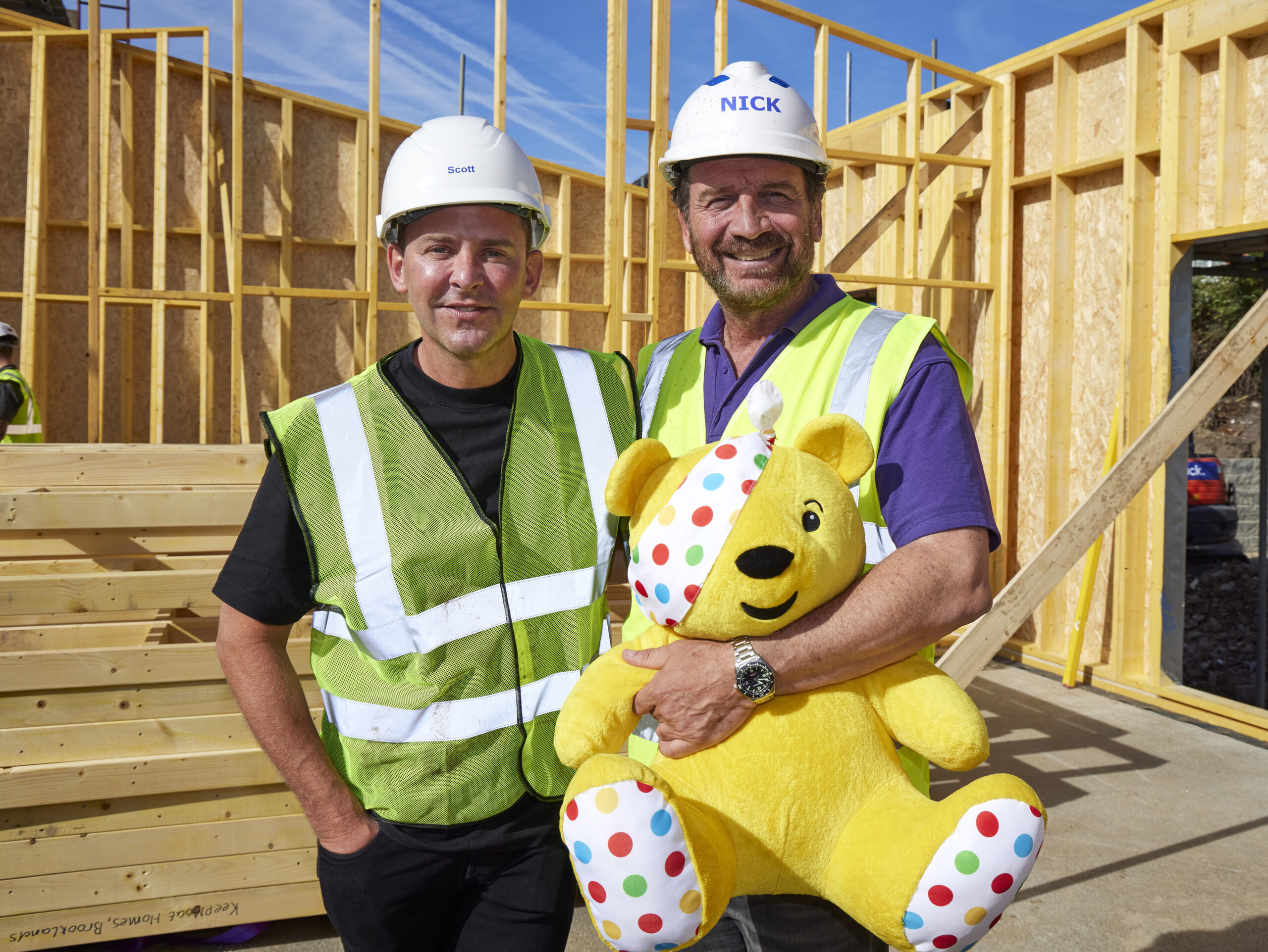 Nick Knowles and Scott Mills smile