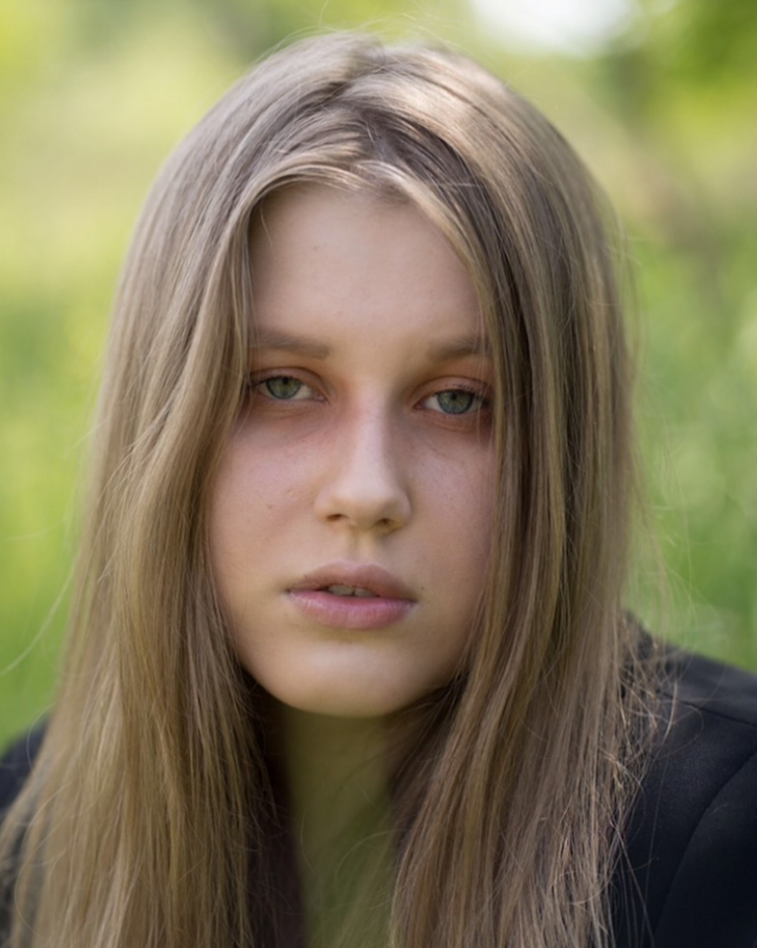 Julia Wandelt posing in an Instagram post