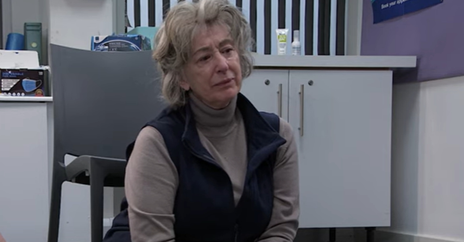 Coronation Street's Evelyn is crying in the vets