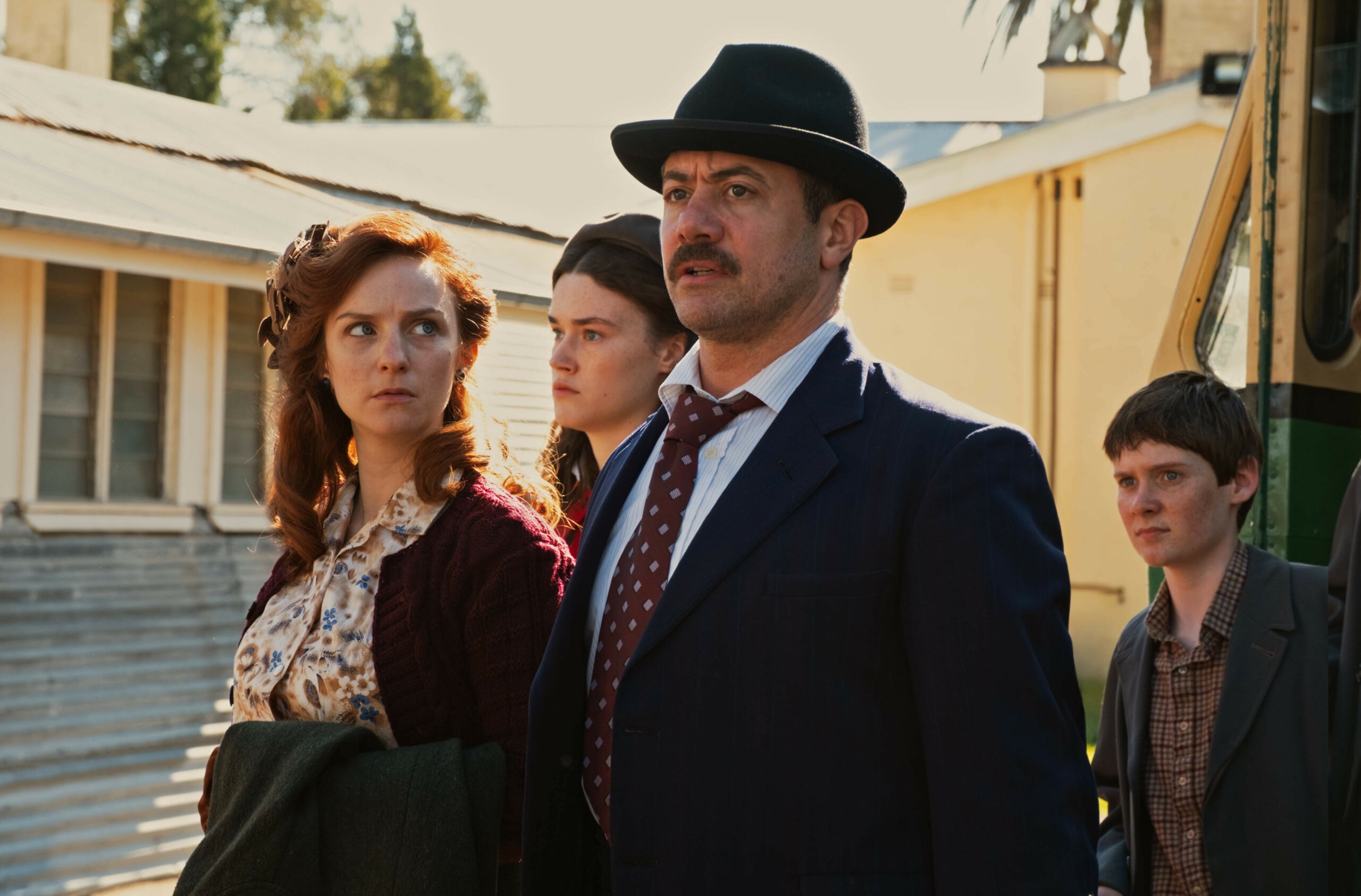 Annie and Terry arrive in Australia in Ten Pound Poms