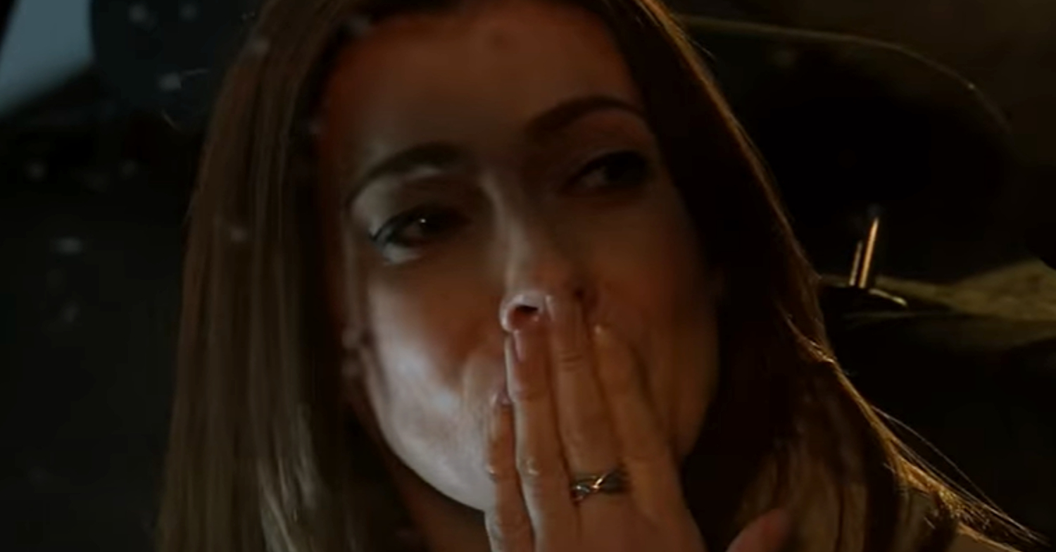 Coronation Street's Michelle is in a taxi and blowing a kiss to her loved ones