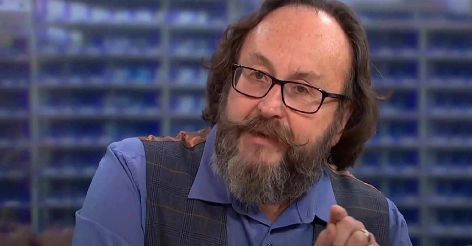 Dave Myers pointing and talking