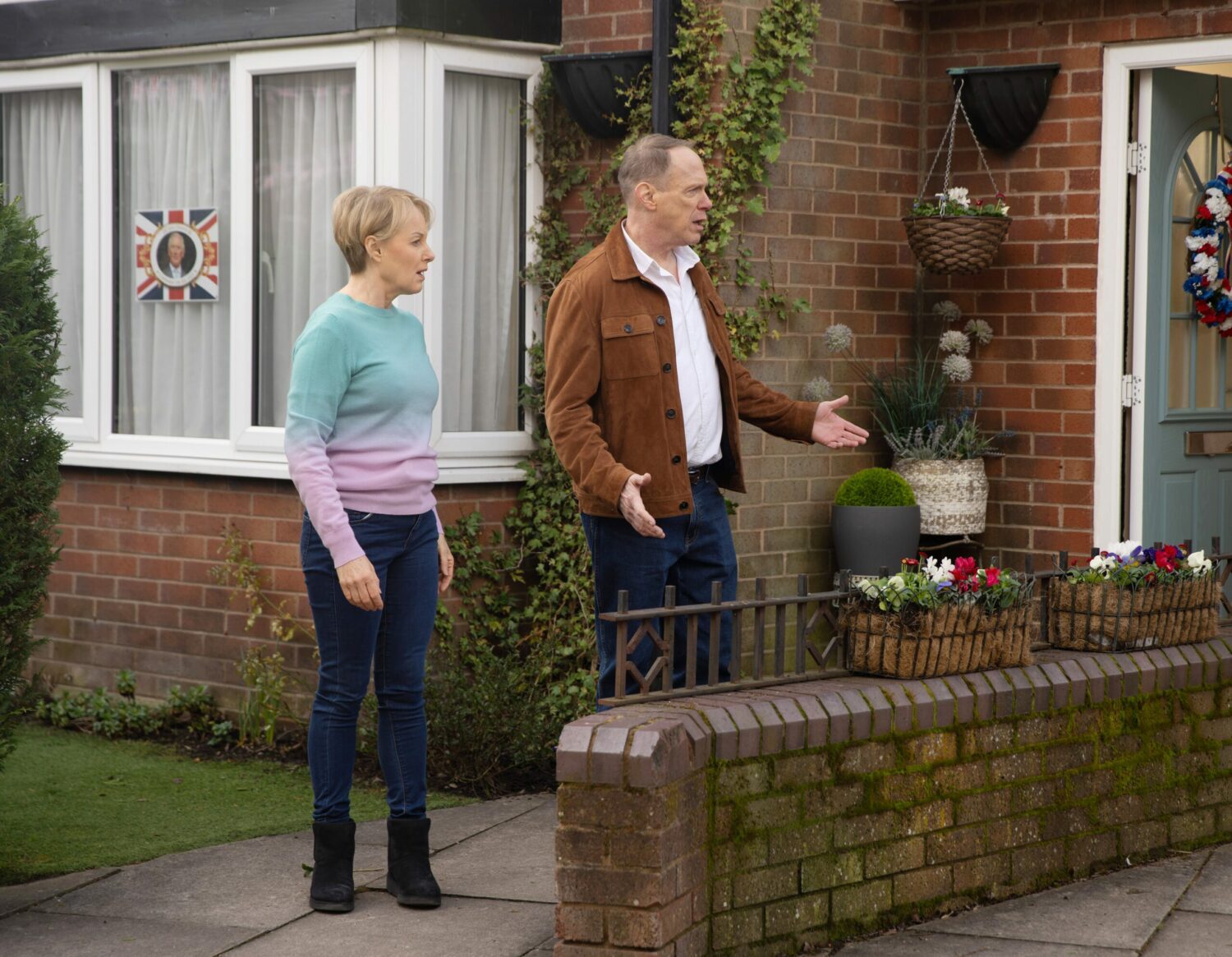 Coronation Street's Sally and Stephen are a part of an argument outside