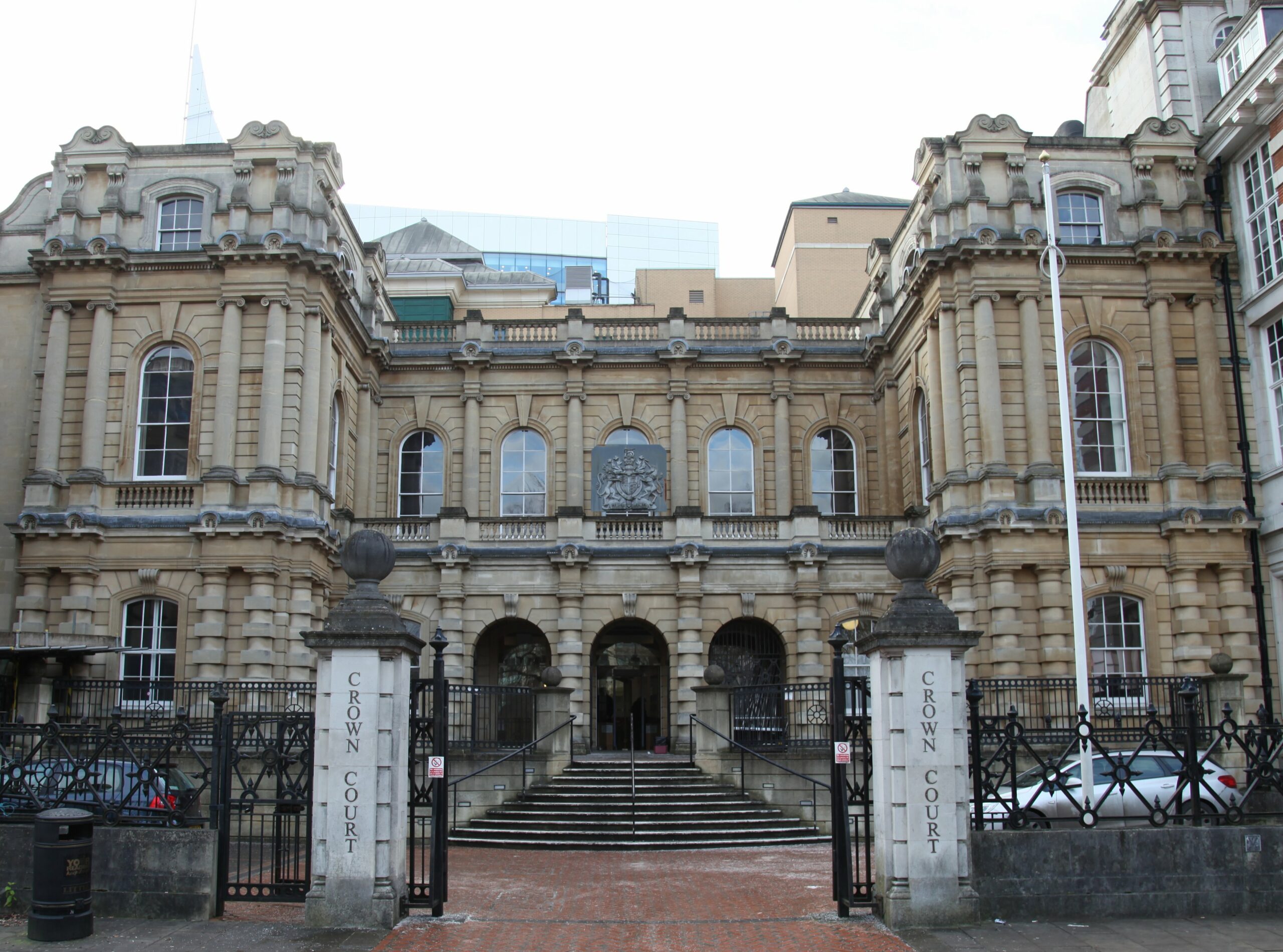 Outside image of Reading Crown Court