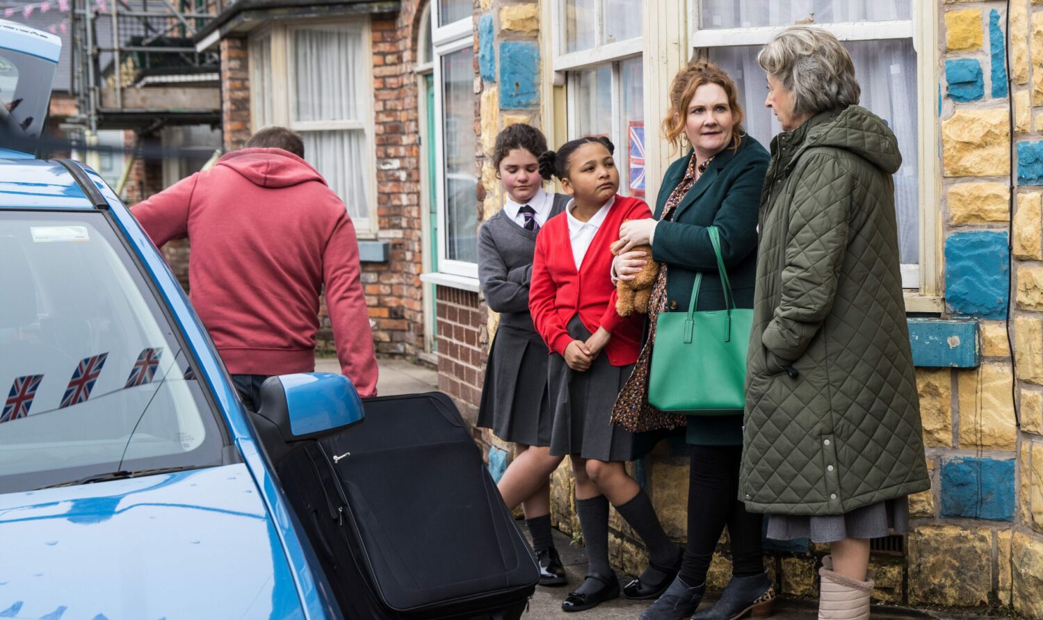 Coronation Street: Tyrone puts Fiz's suitcase in the car as she bids goodbye to Hope, Ruby and Evelyn