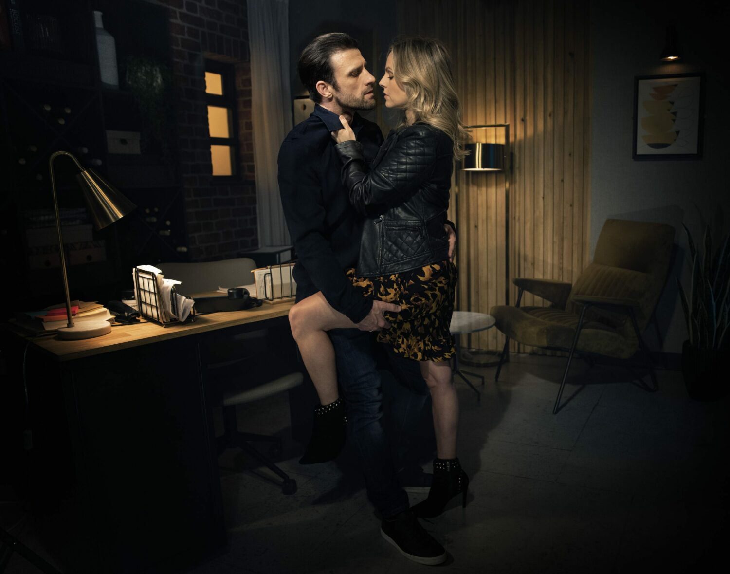 Damon and Sarah in Coronation Street spoilers get steamy in the office as she grabs his collar