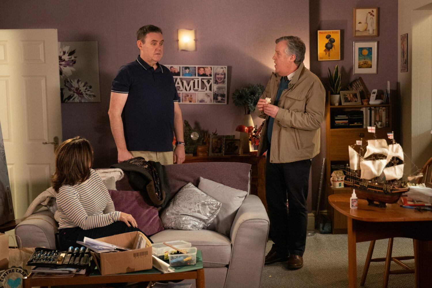 Brian and George talk angrily on Coronation Street