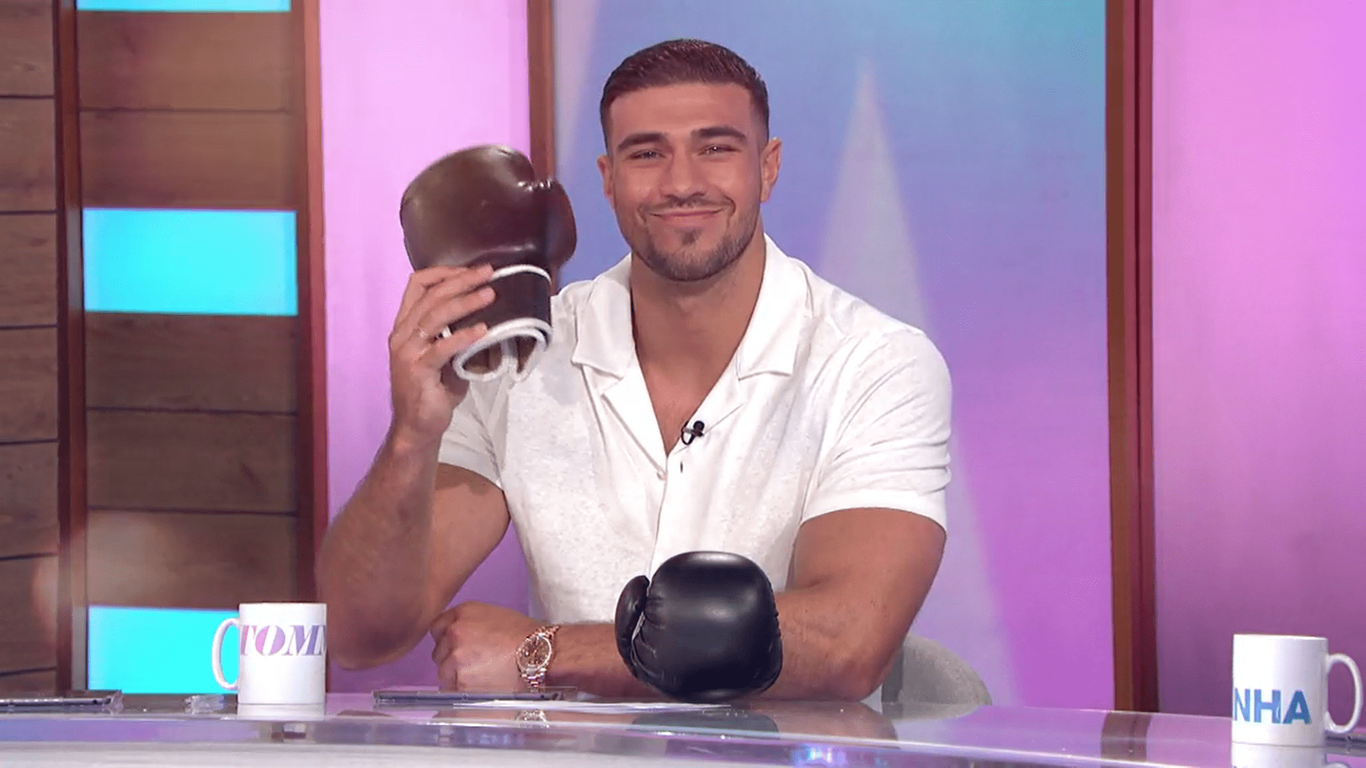 Tommy Fury smiles on Loose Men