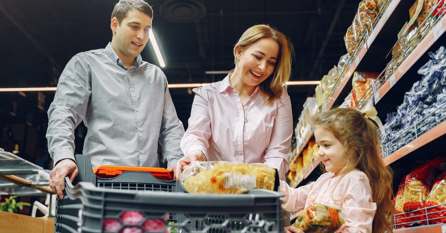 Family goes food shopping