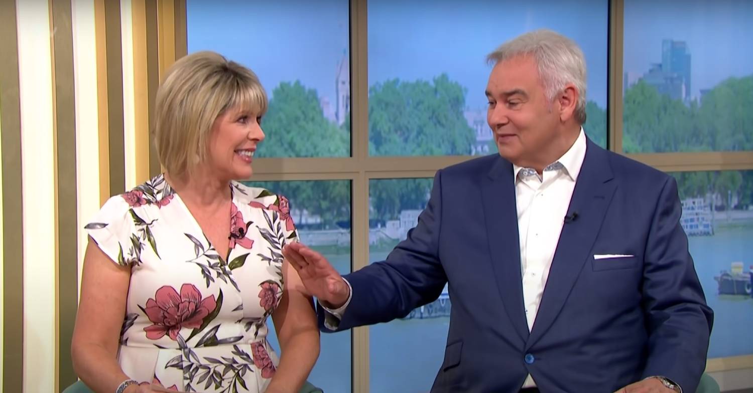 Eamonn holds his hand up while talking to Ruth