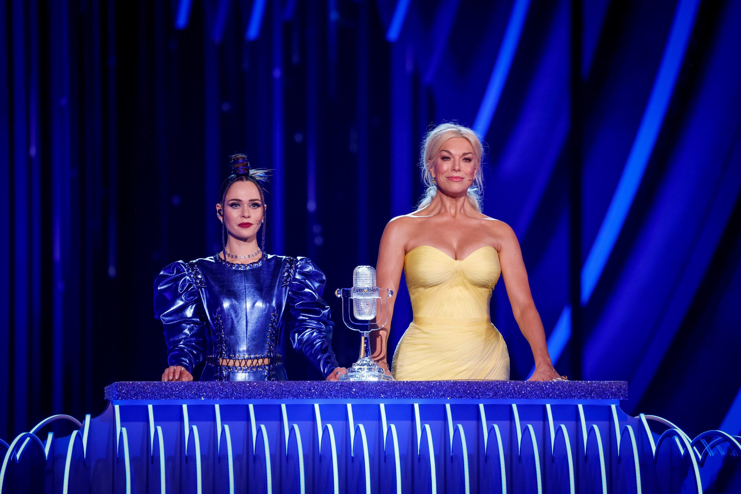 Julia Sanina and Hannah Waddingham at the Eurovision semi final