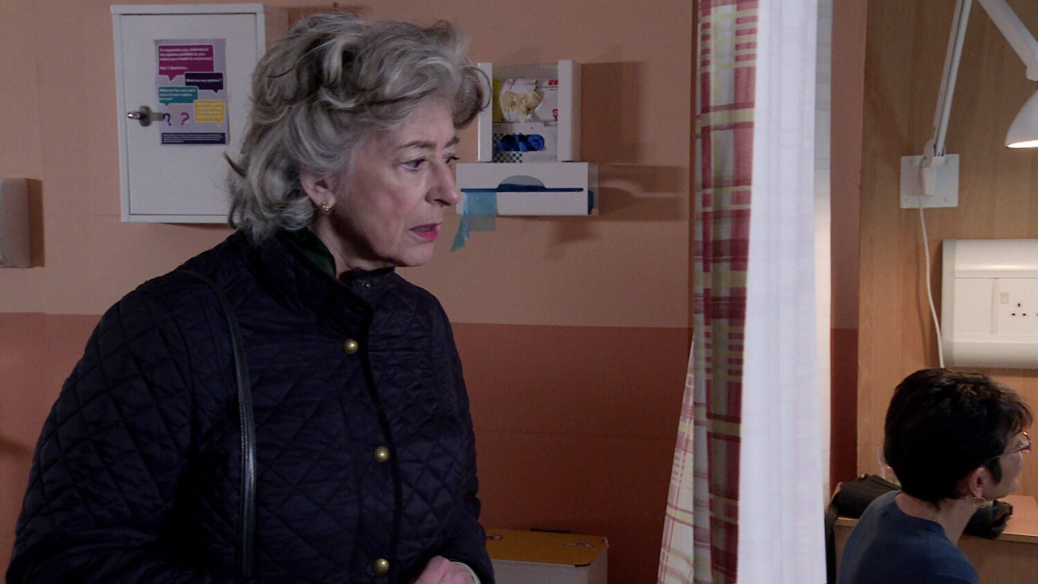 As Evelyn Plummer [MAUREEN LIPMAN] heads to the hospital to admit her own feelings, she’s put out to find Yasmeen Metcalfe [SHELLEY KING] already at Roy Cropper’s [DAVID NEILSON] bedside with a special surprise of her own.<br />