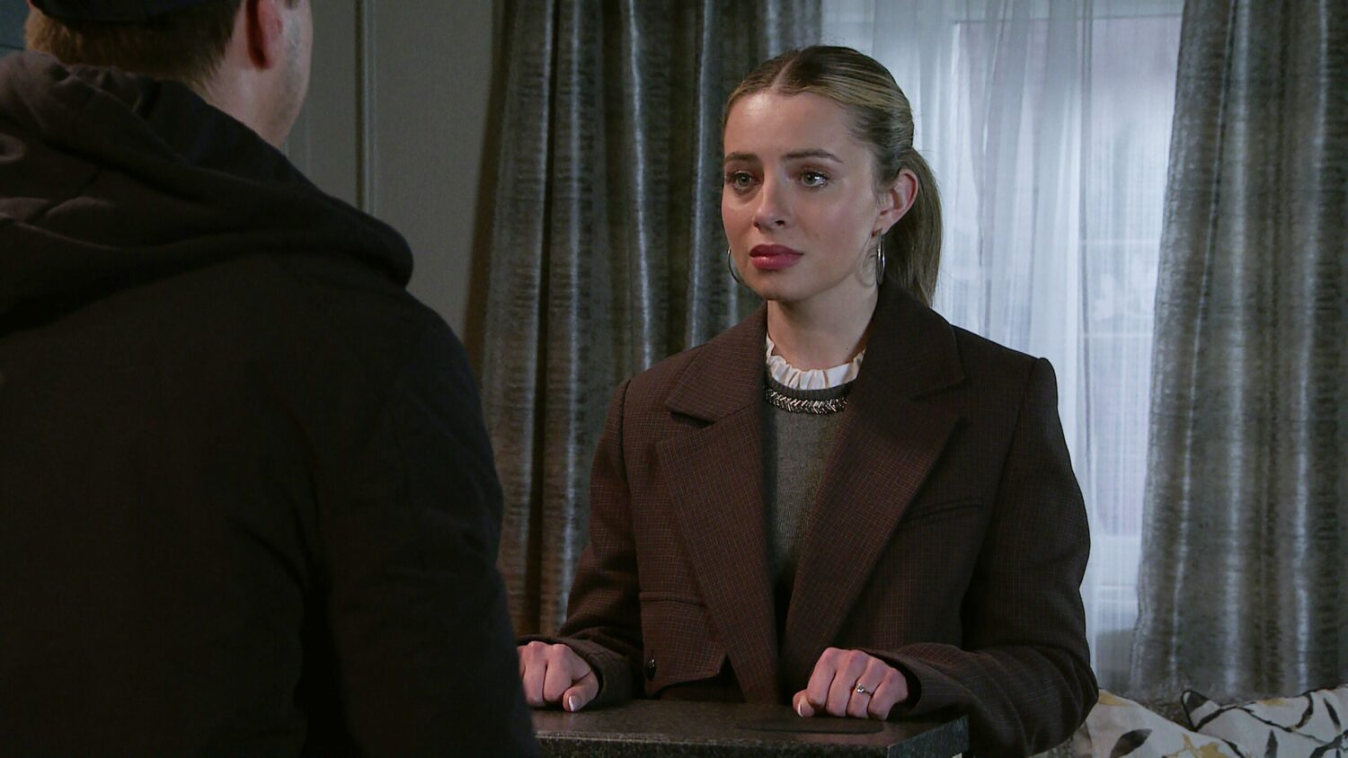 Tearful Daisy begs Ryan to go to court in Coronation Street